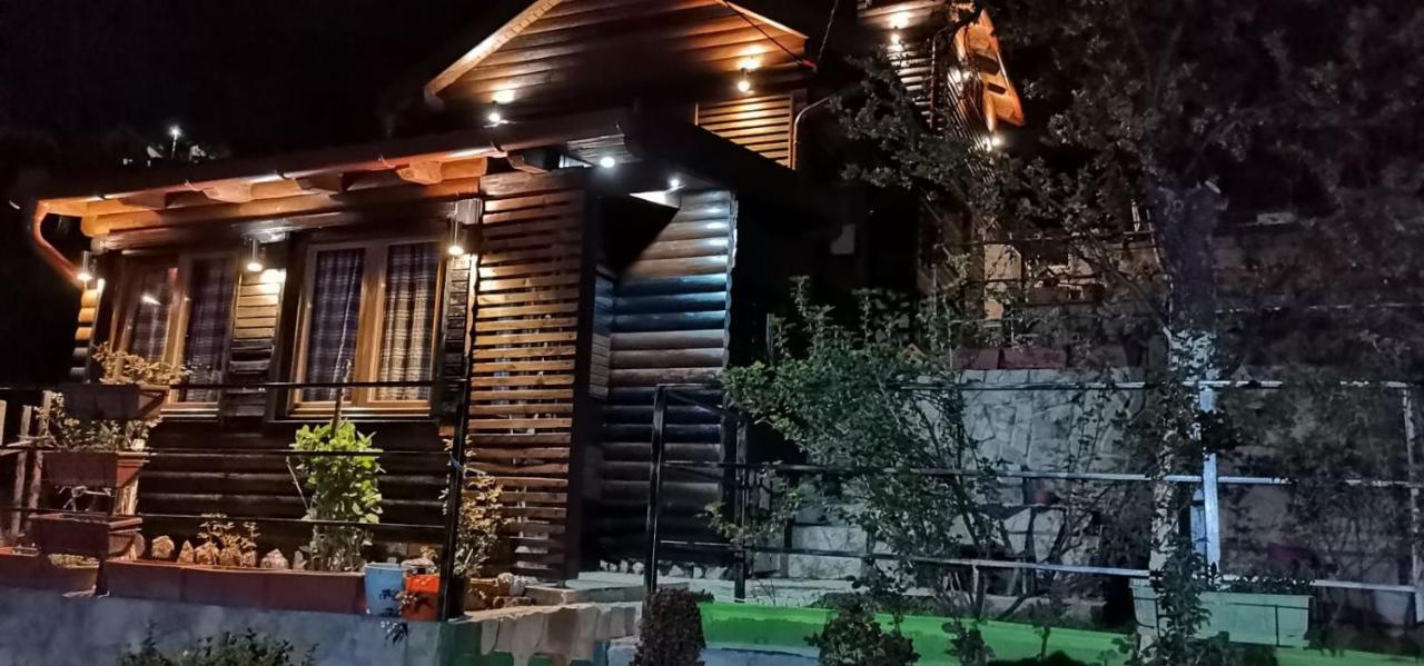 Bungalow 3 With 1 Room Saraievo Exterior foto