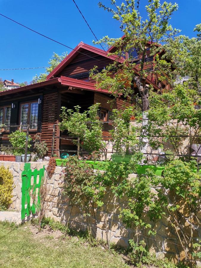 Bungalow 3 With 1 Room Saraievo Exterior foto